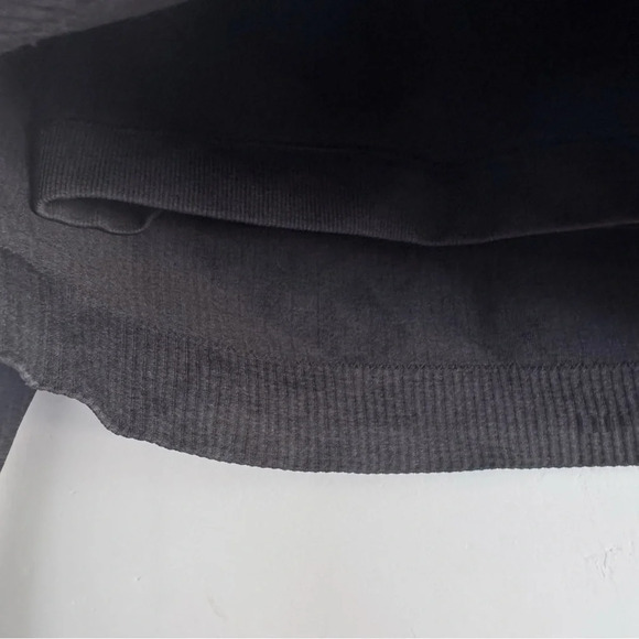 Lululemon Ebb to Street Long Sleeve Shirt
Rib Map Black /Graphite Grey Size: 10 - Picture 4 of 7